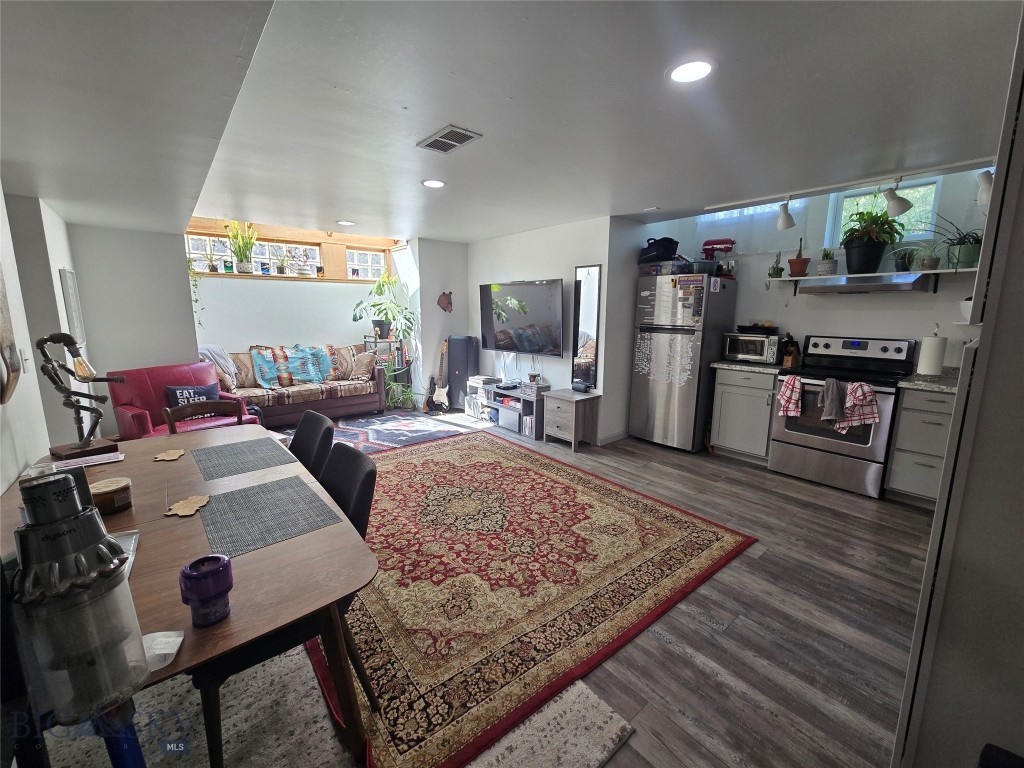 810 S 7th Property Photo 16