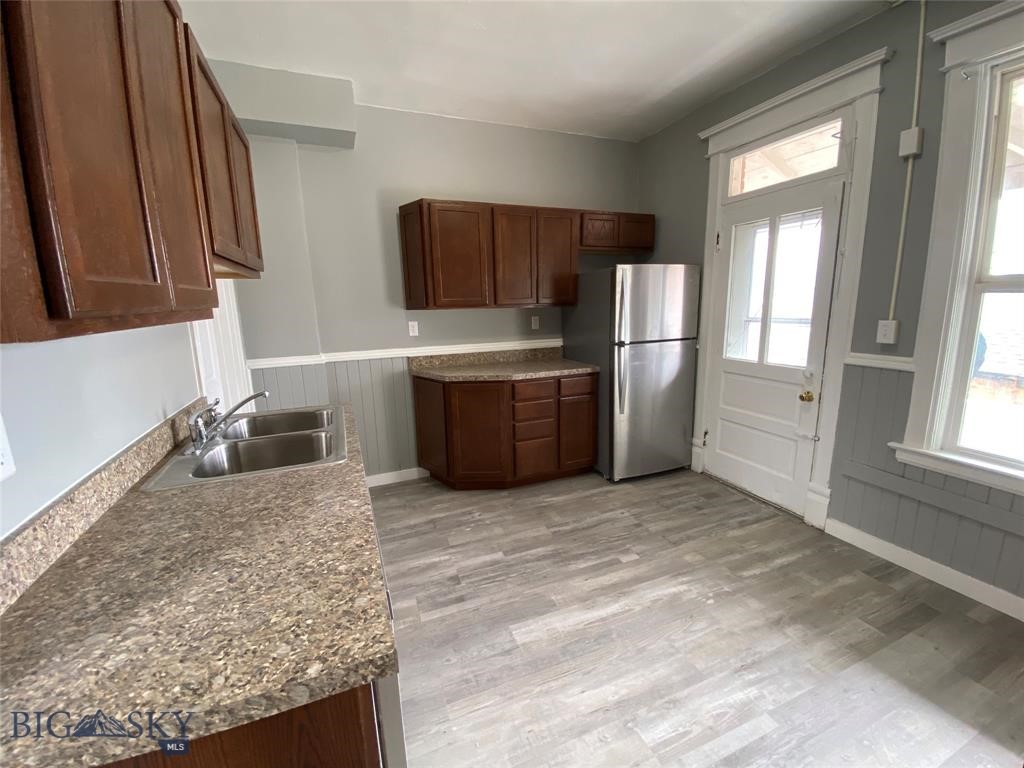 315-321 N Washington Property Photo 4
