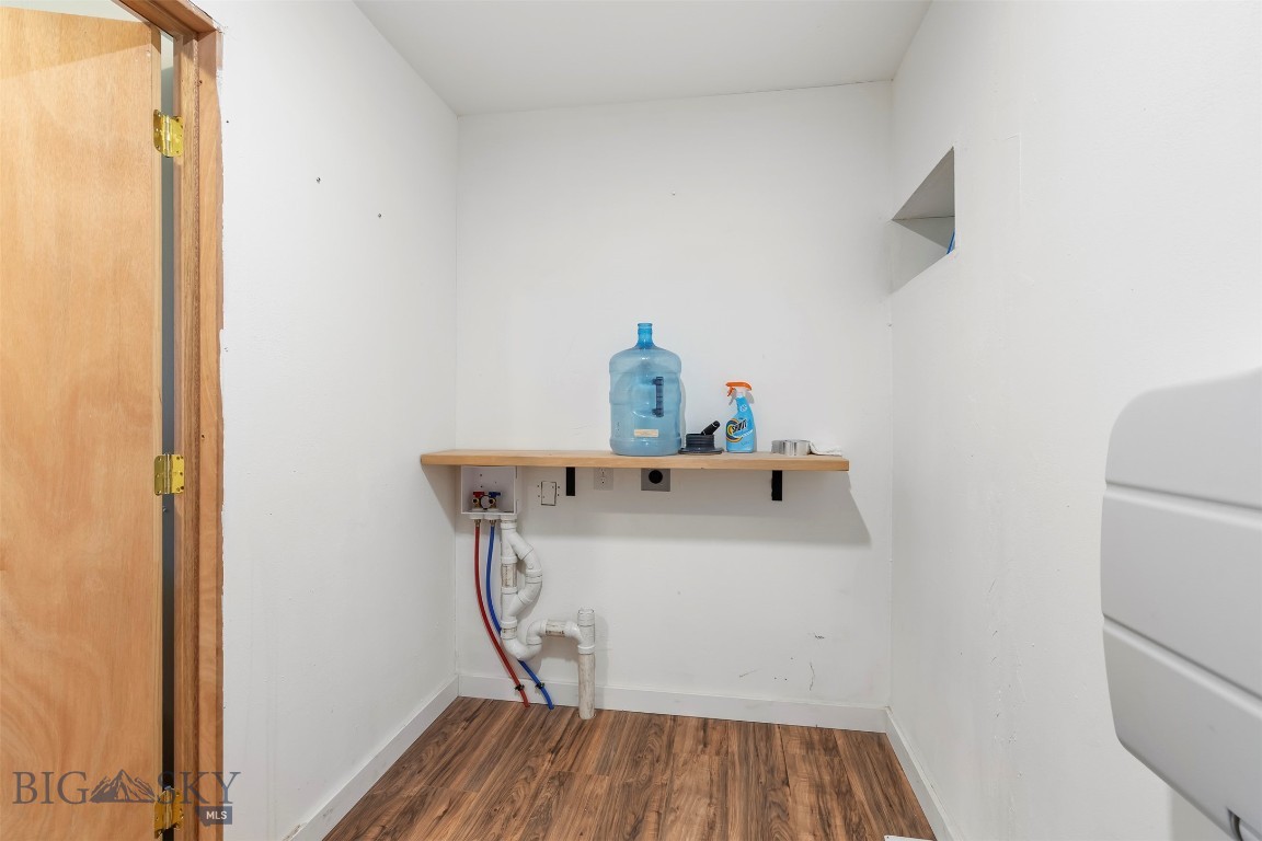 117 E 3rd Street Property Photo 24