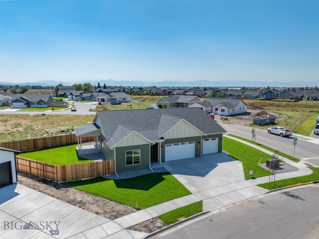 2300 Oriole Drive Property Photo 3