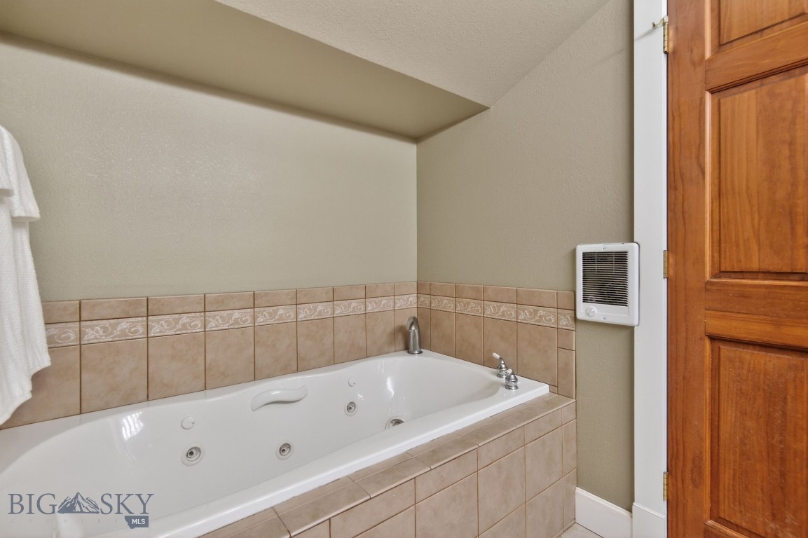 6190 Hauser Dam Road Property Photo 19