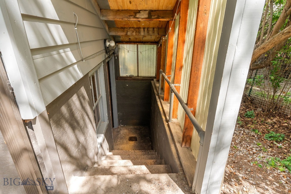 818 S 7th Avenue Property Photo 18