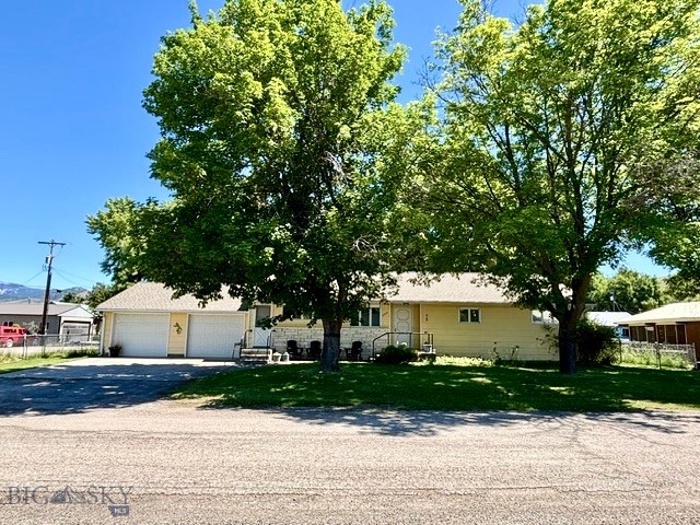 206 Stanton Street Property Photo 1
