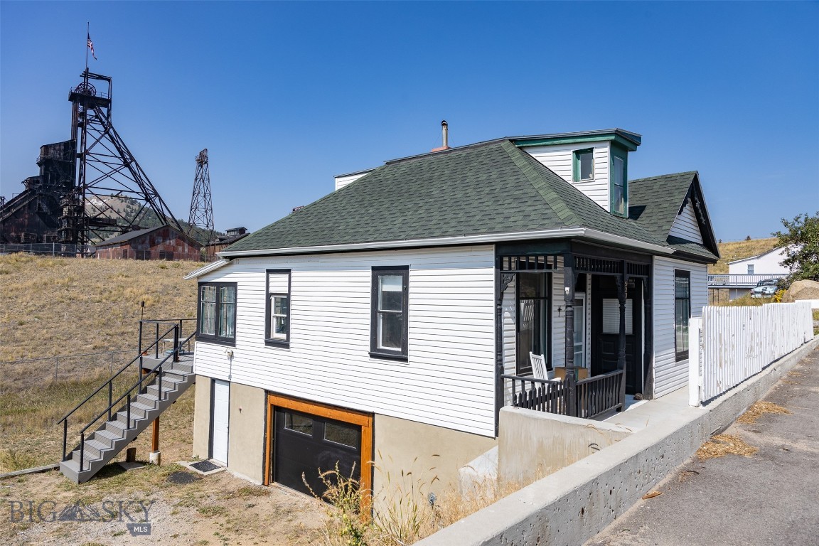 527 Edison Street Property Photo 1