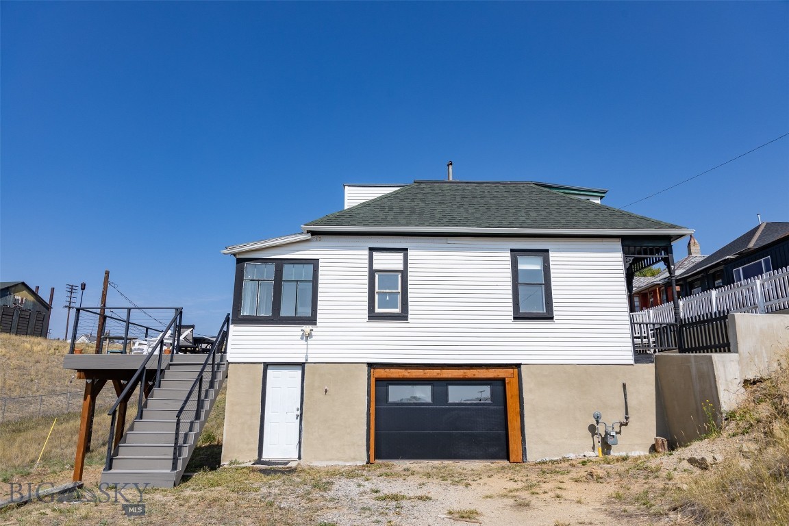 527 Edison Street Property Photo 4