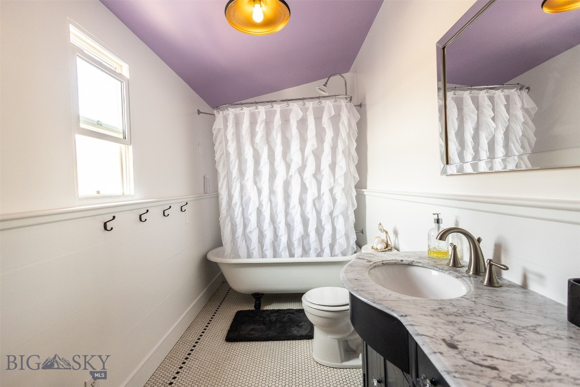 527 Edison Street Property Photo 22