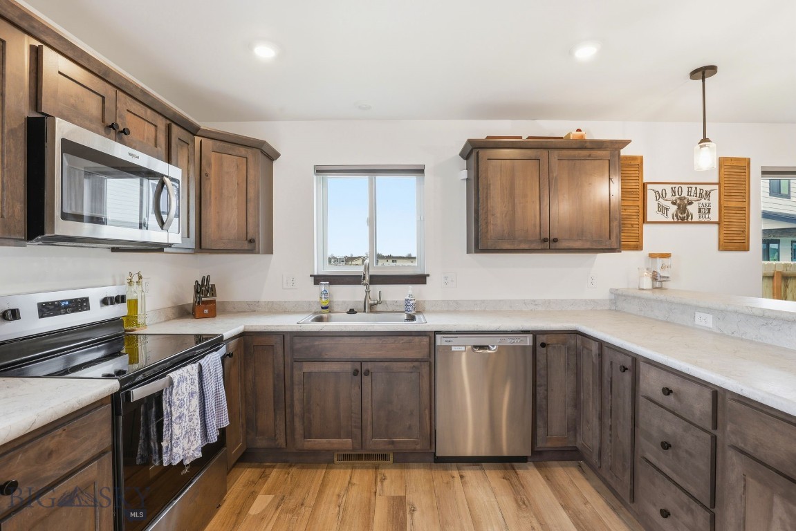 2016 Ross Way Property Photo 8