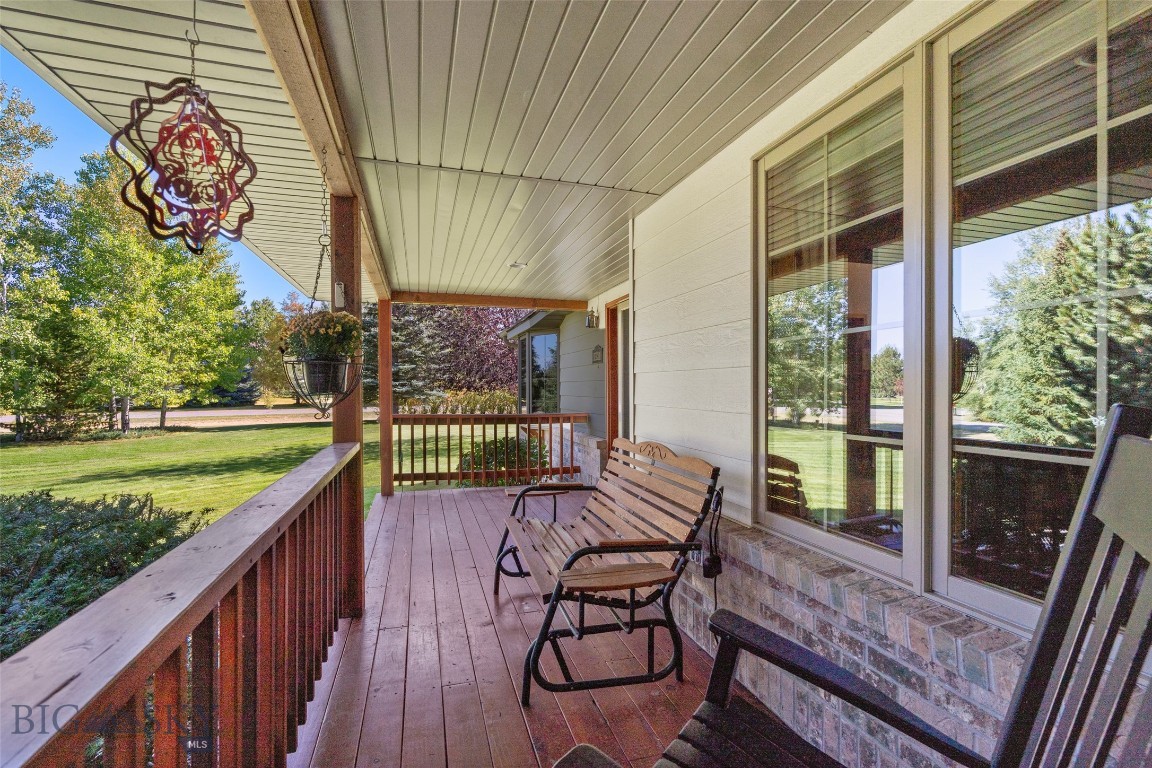24 Legend Court Property Photo 17