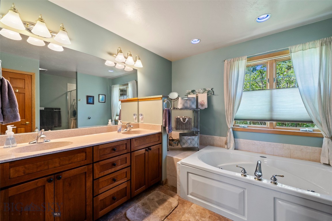 24 Legend Court Property Photo 46