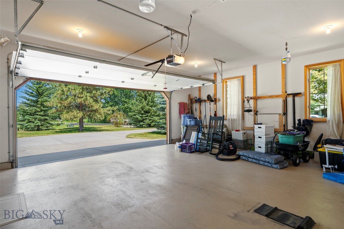 24 Legend Court Property Photo 62
