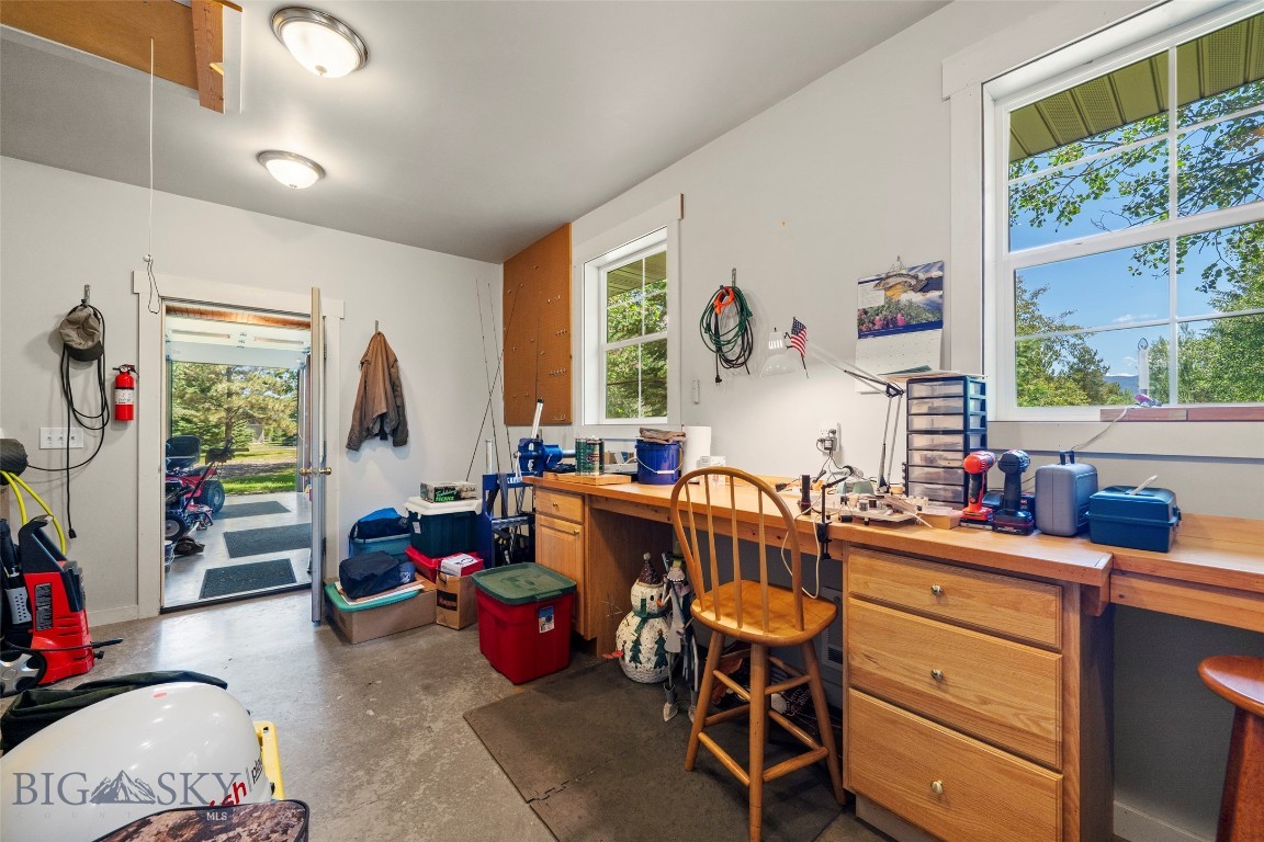 24 Legend Court Property Photo 68