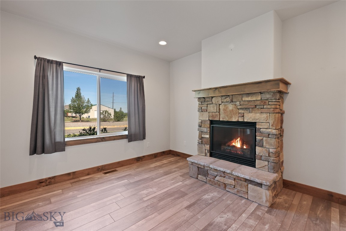 1245 Baxter Creek Way B Property Photo 9