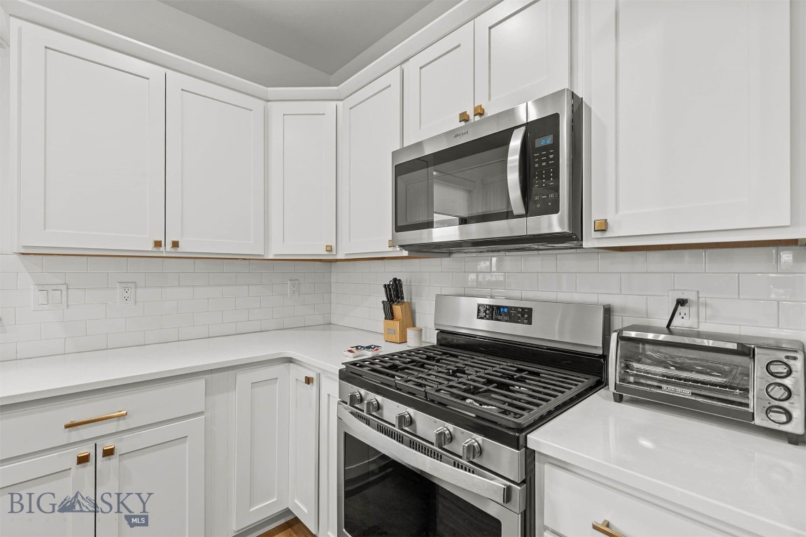 631 White Horse Loop Property Photo 13
