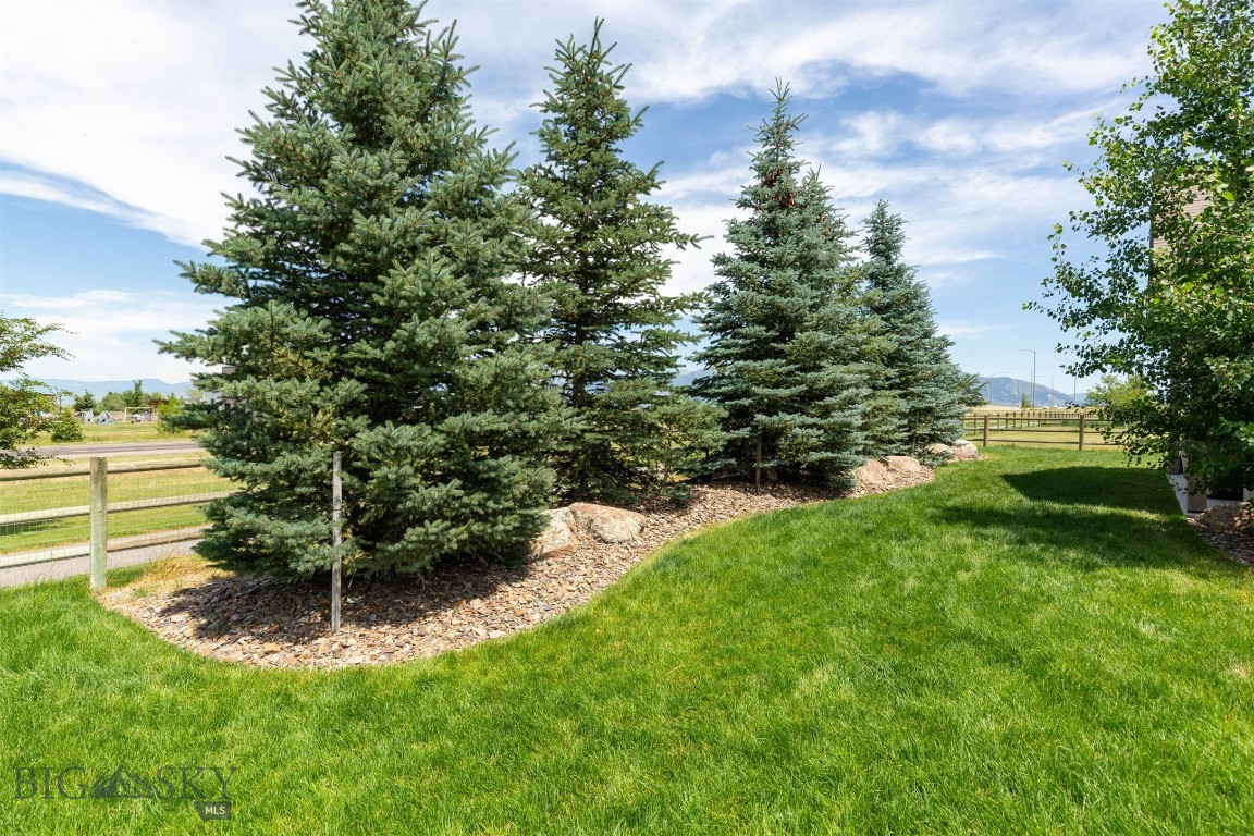 631 White Horse Loop Property Photo 23
