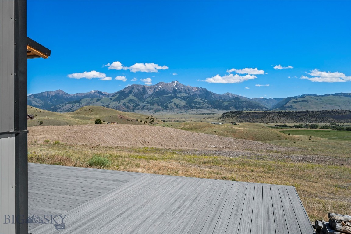 52 Arcturus Drive Property Photo 4