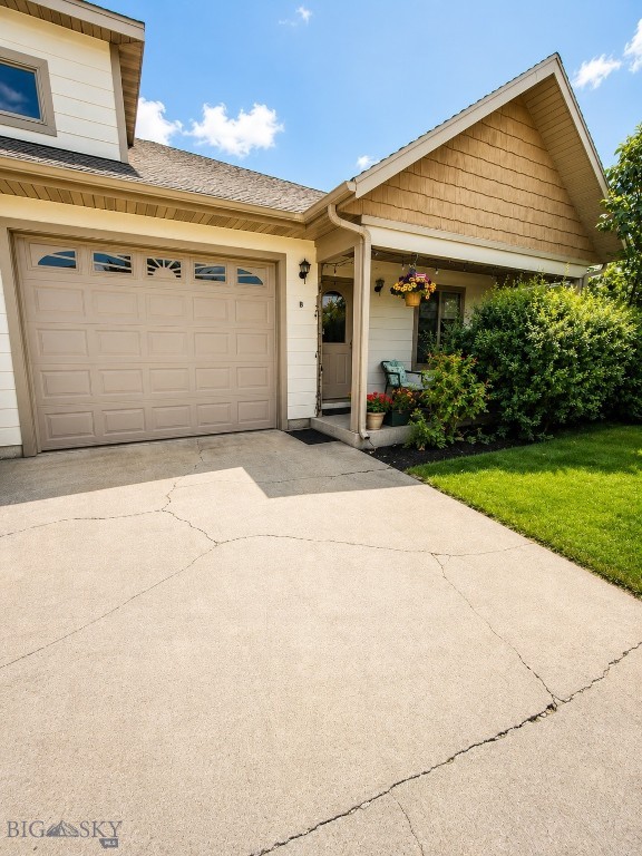 852 Forestglen B Property Photo 2