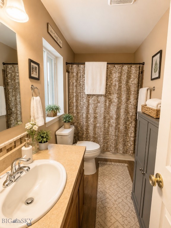 852 Forestglen B Property Photo 11