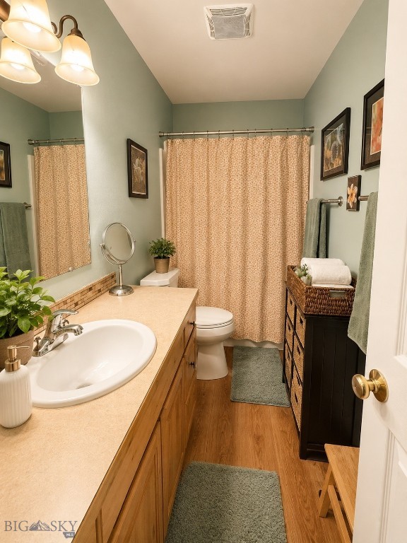 852 Forestglen B Property Photo 14