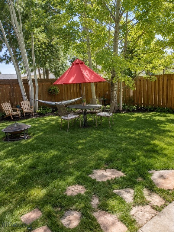 852 Forestglen B Property Photo 16