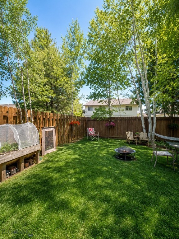 852 Forestglen B Property Photo 17
