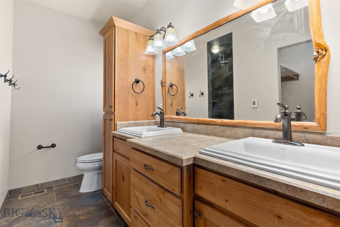 3877 High Trail Road Property Photo 6