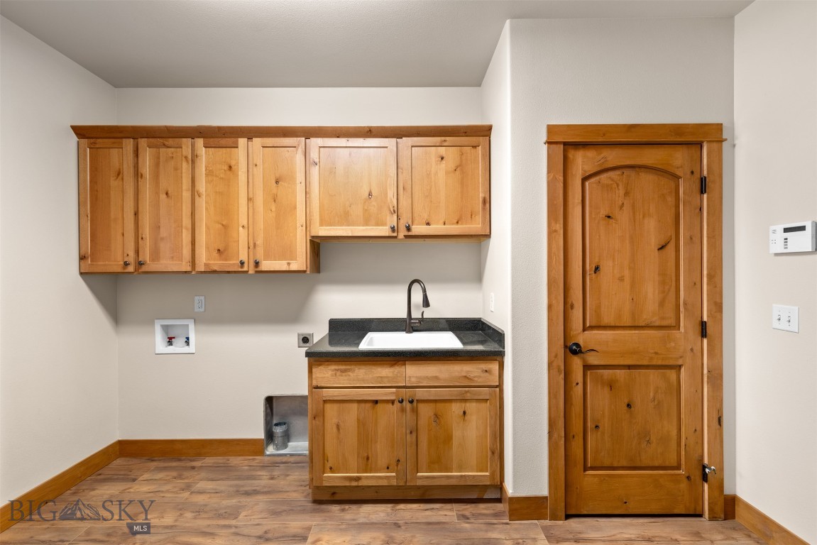 3877 High Trail Road Property Photo 8