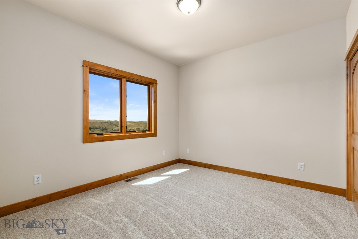 3877 High Trail Road Property Photo 9