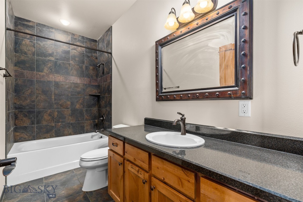 3877 High Trail Road Property Photo 10