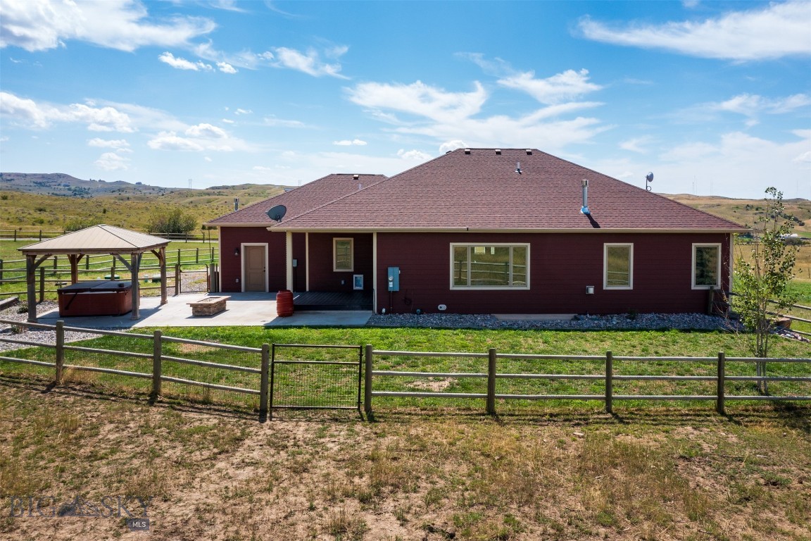 3877 High Trail Road Property Photo 18