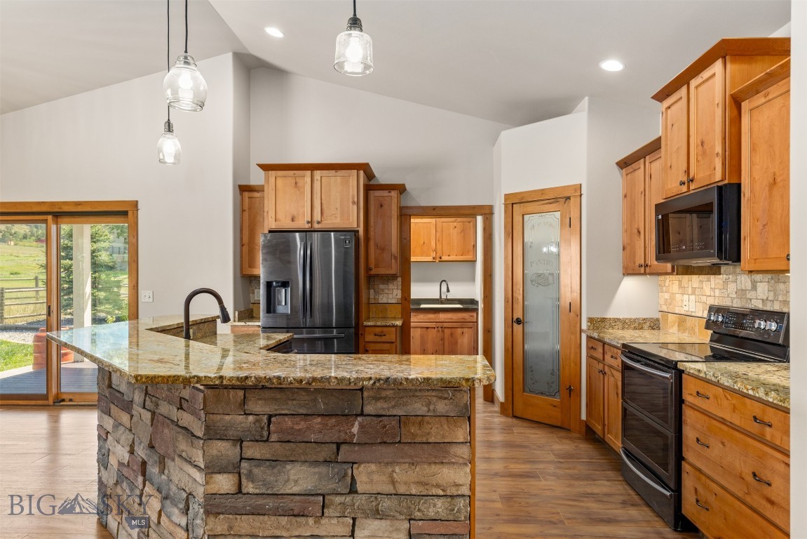 3877 High Trail Road Property Photo 20