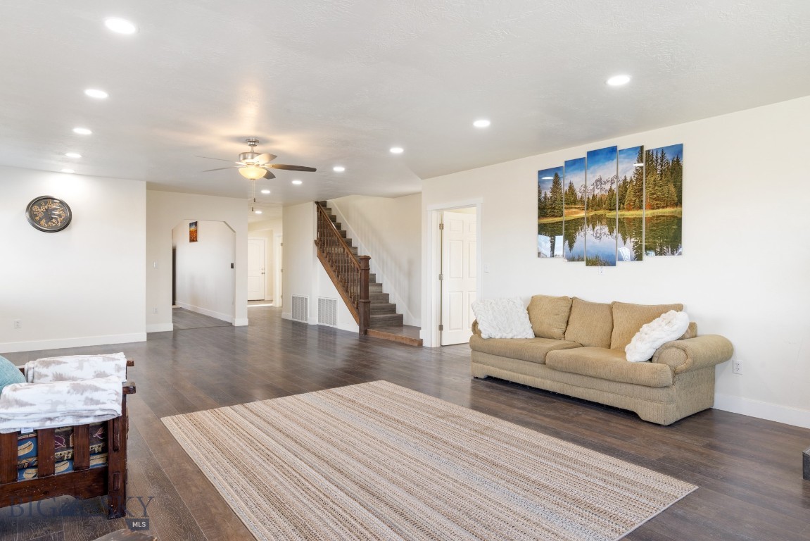 610 Wheat Field Road Property Photo 6