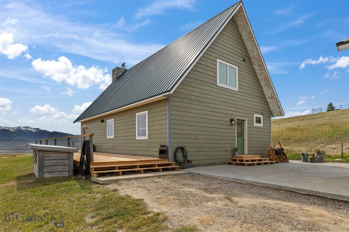 213 Shining Mountains Loop Road Property Photo 2