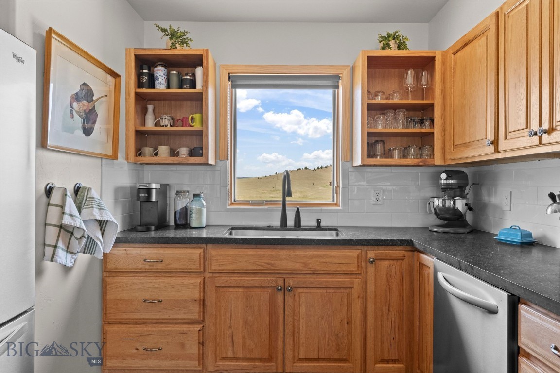 213 Shining Mountains Loop Road Property Photo 14