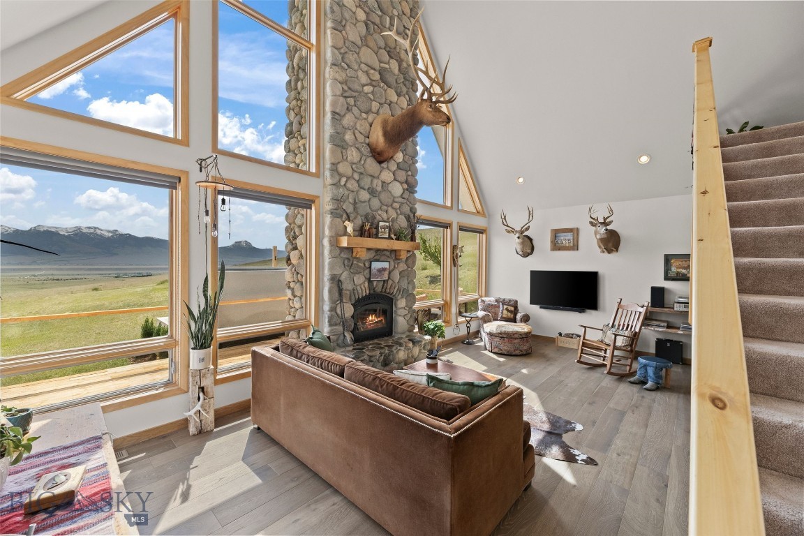 213 Shining Mountains Loop Road Property Photo 22