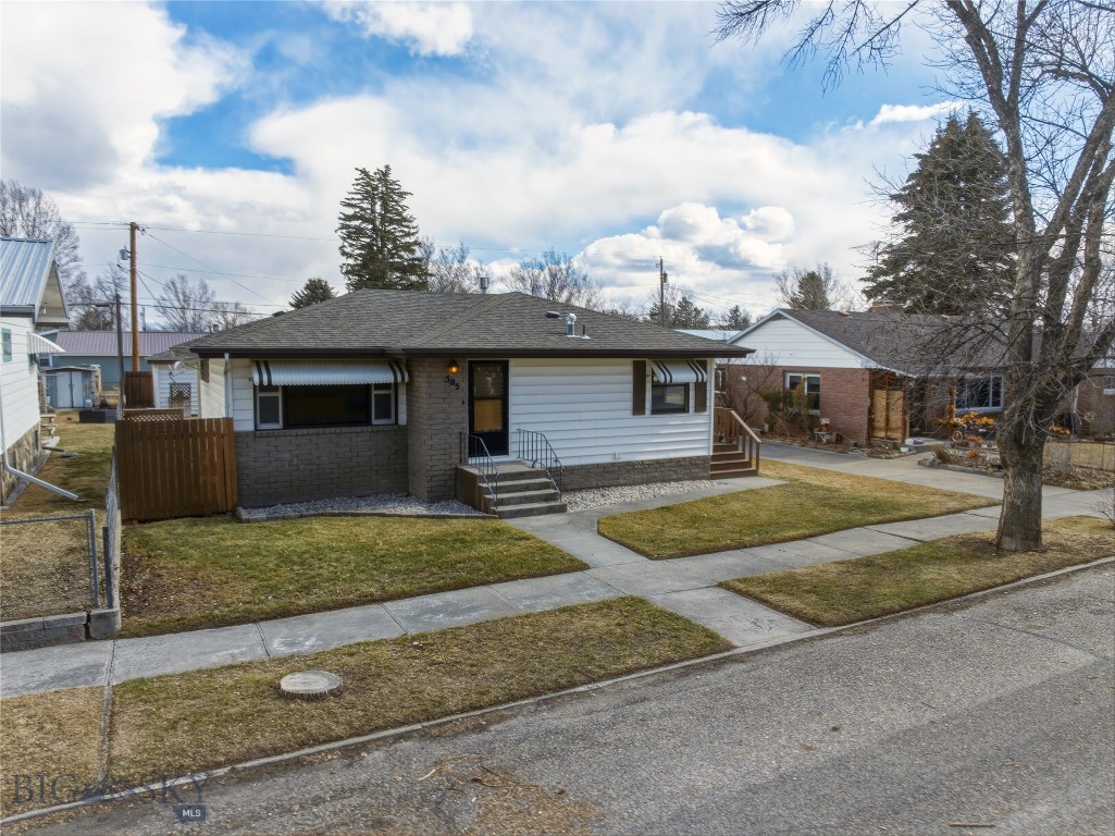 505 3rd Avenue E Property Photo 10