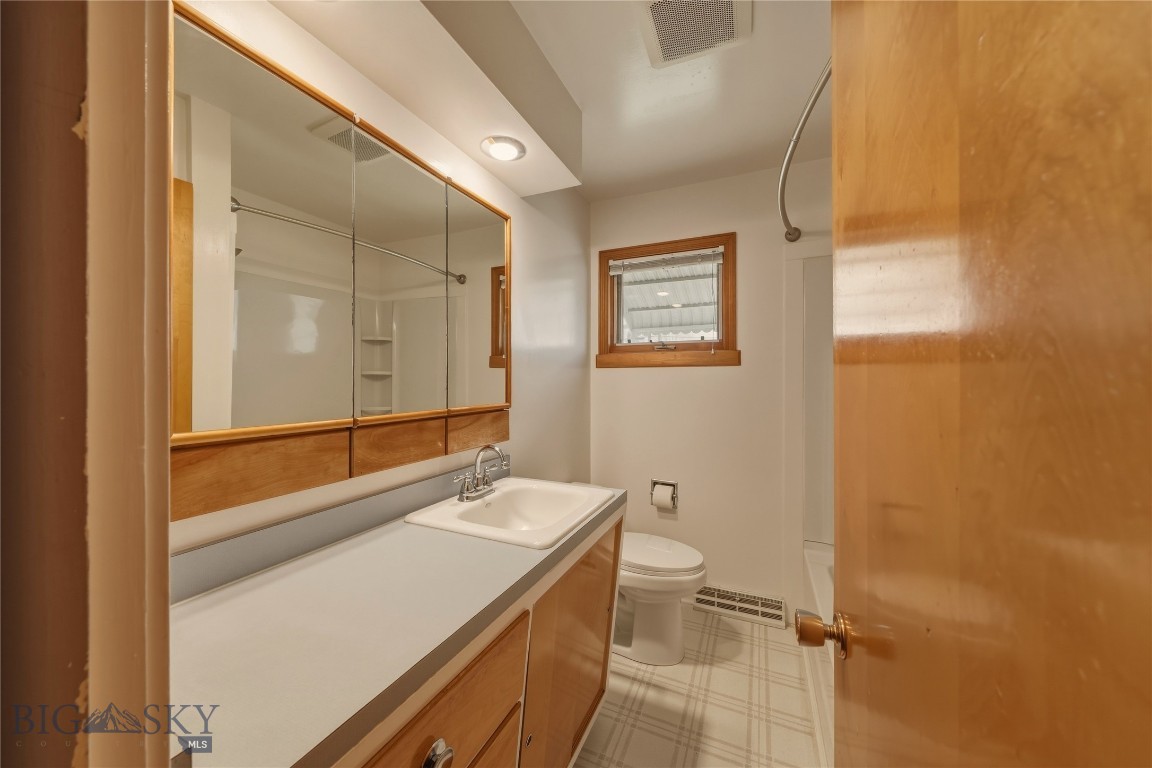 505 3rd Avenue E Property Photo 32