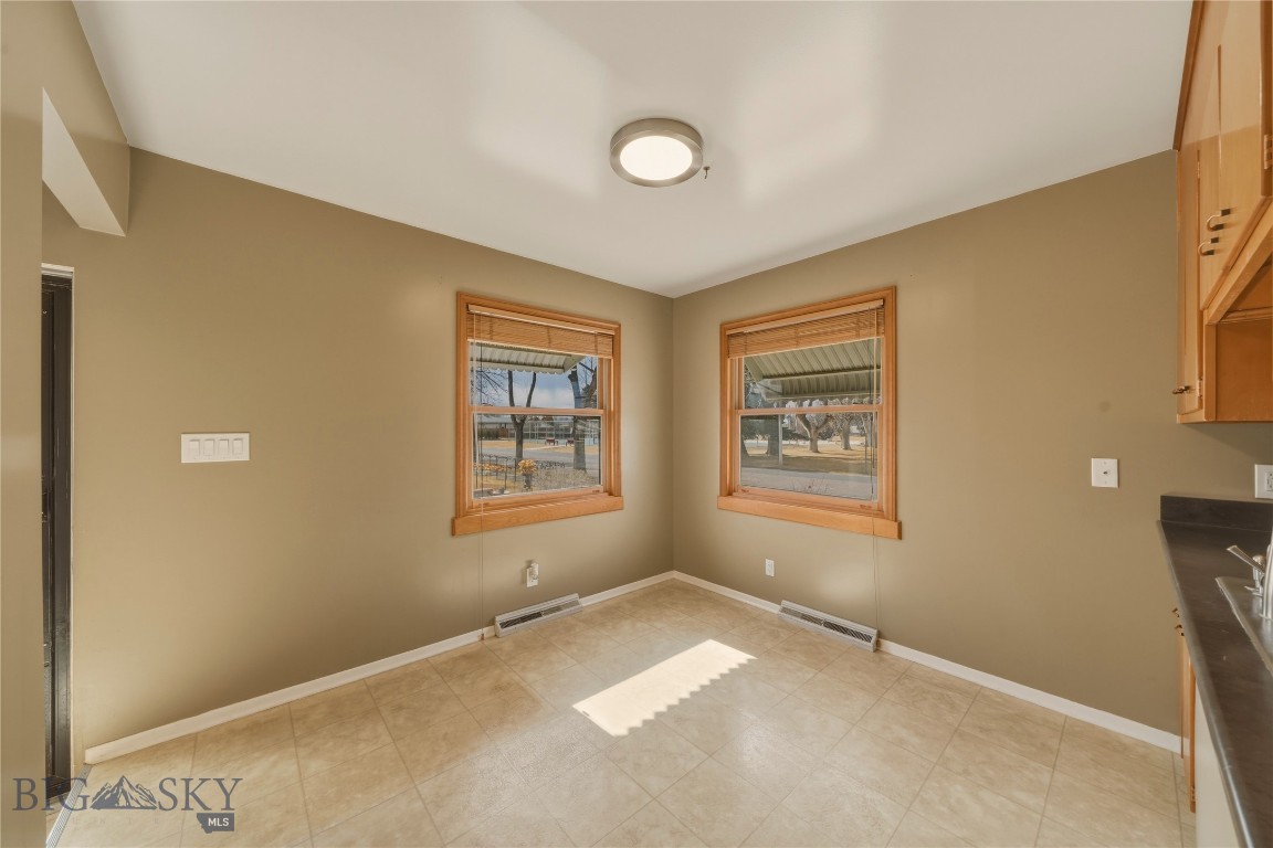 505 3rd Avenue E Property Photo 47