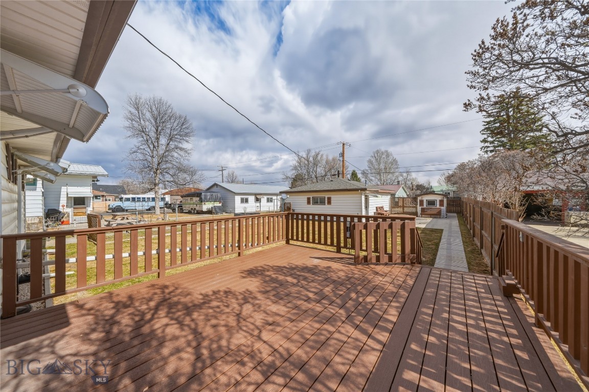 505 3rd Avenue E Property Photo 48