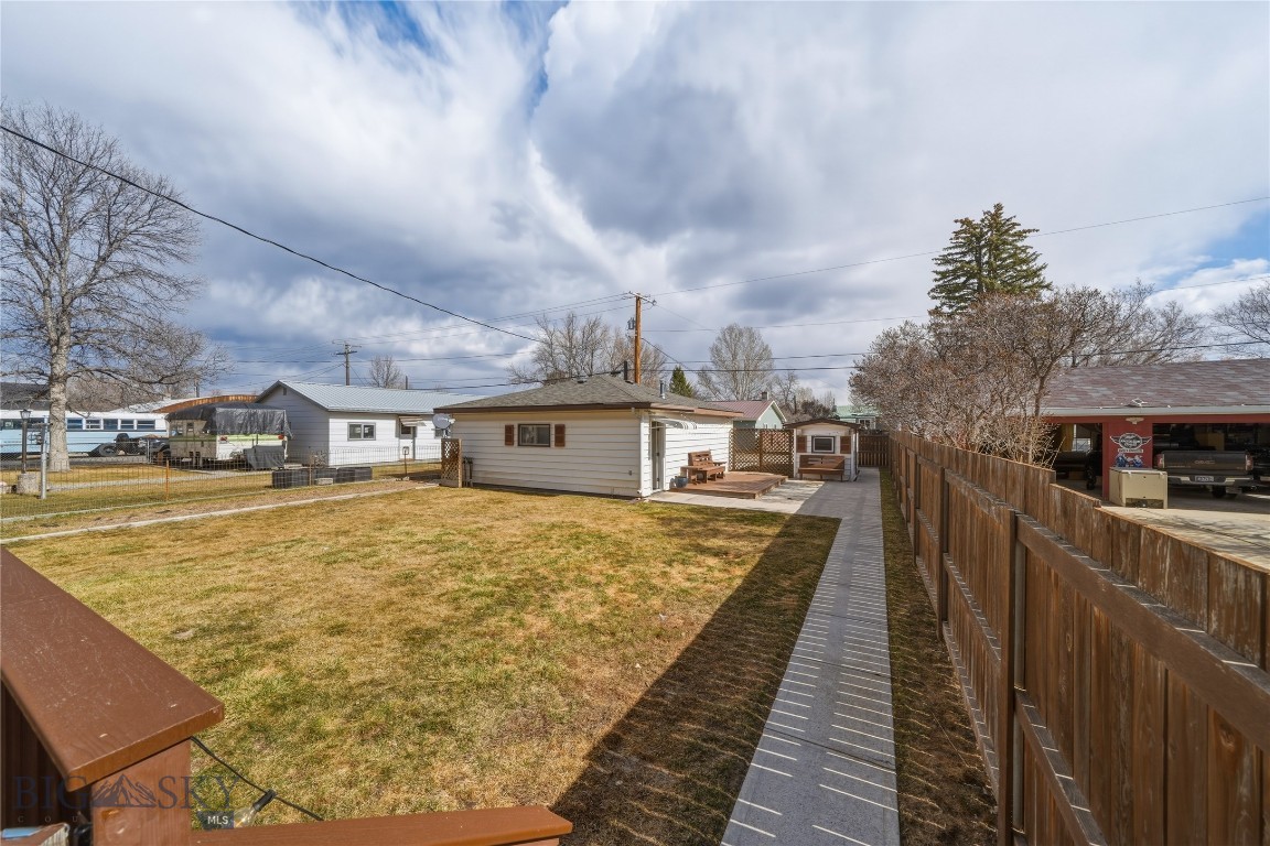 505 3rd Avenue E Property Photo 49