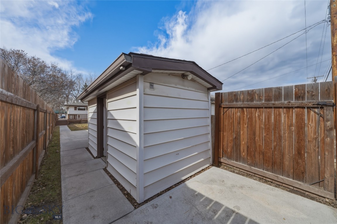 505 3rd Avenue E Property Photo 56