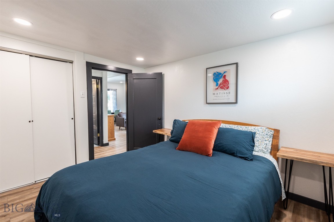 1115 W Broadway Property Photo 11