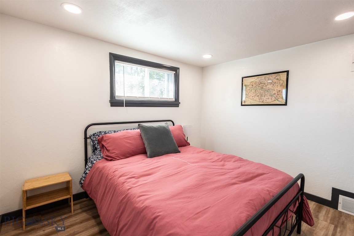 1115 W Broadway Property Photo 13