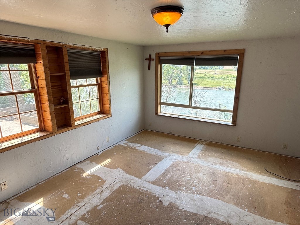 1005 East River Road Property Photo 31