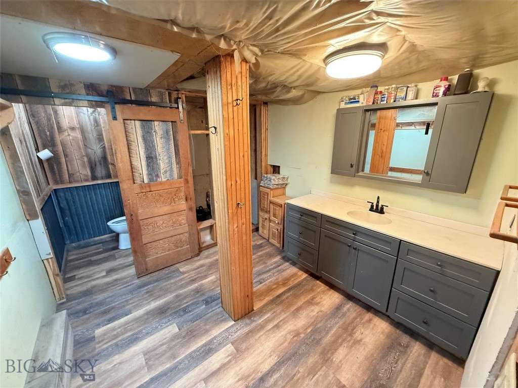 1005 East River Road Property Photo 33