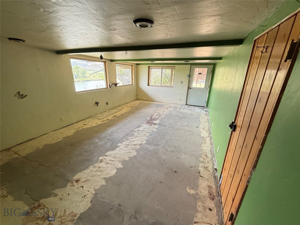 1005 East River Road Property Photo 35