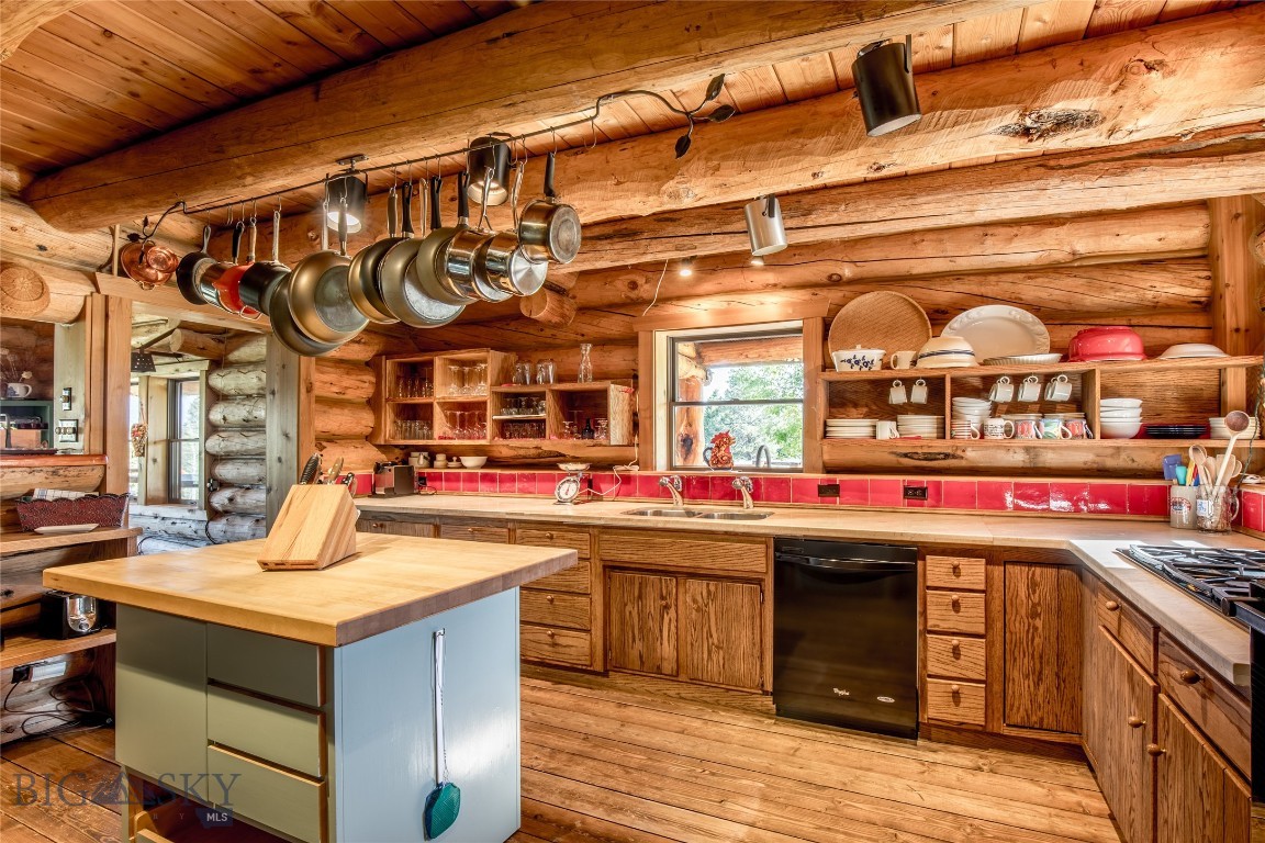 376 Sundance Bench Road Property Photo 16
