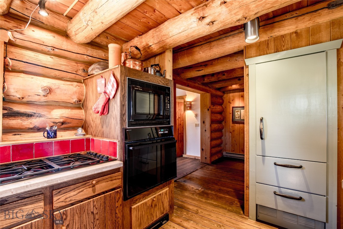 376 Sundance Bench Road Property Photo 19