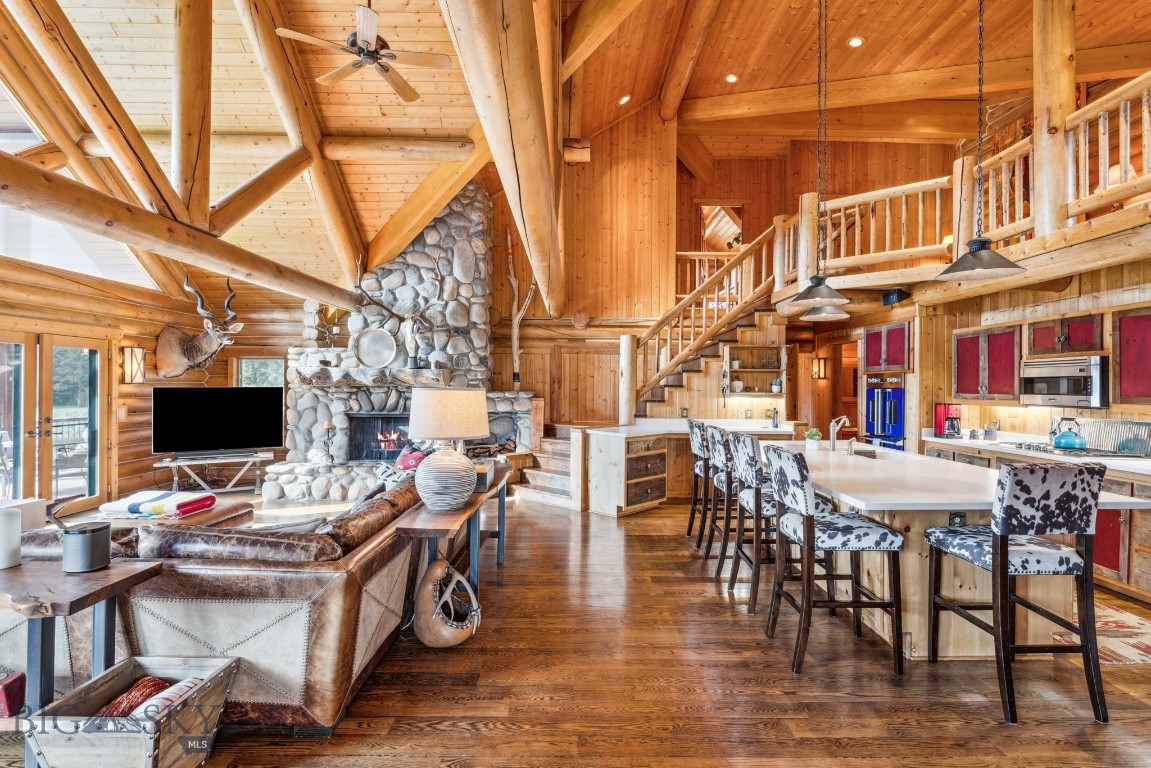 238 Great Gray Hollow Property Photo 12