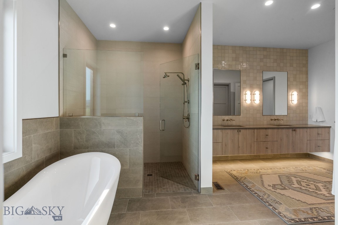 336 Clancy Way Property Photo 42