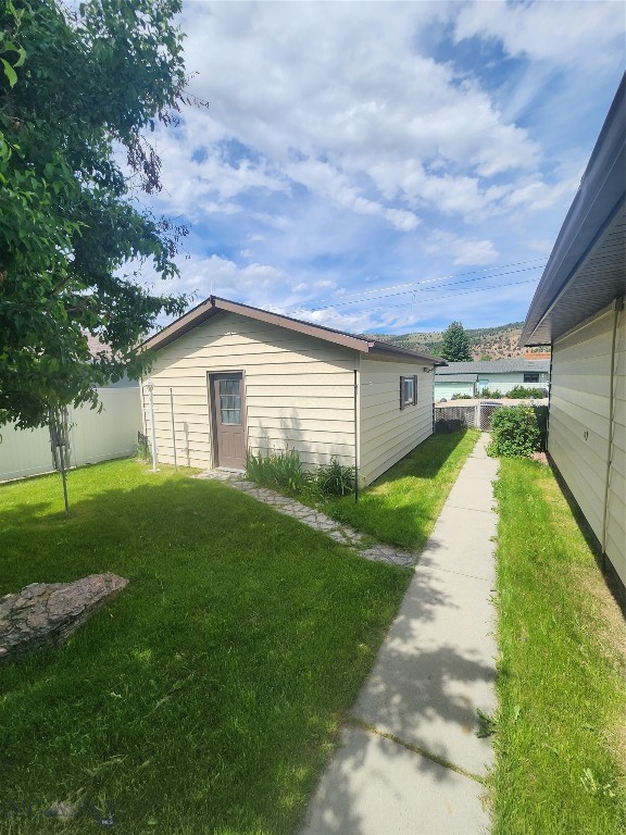2108 Garfield Property Photo 4